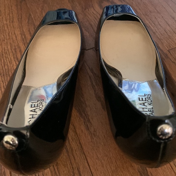 Michael Kors Black Patent Leather Peep-Toe heels. - Picture 16 of 16